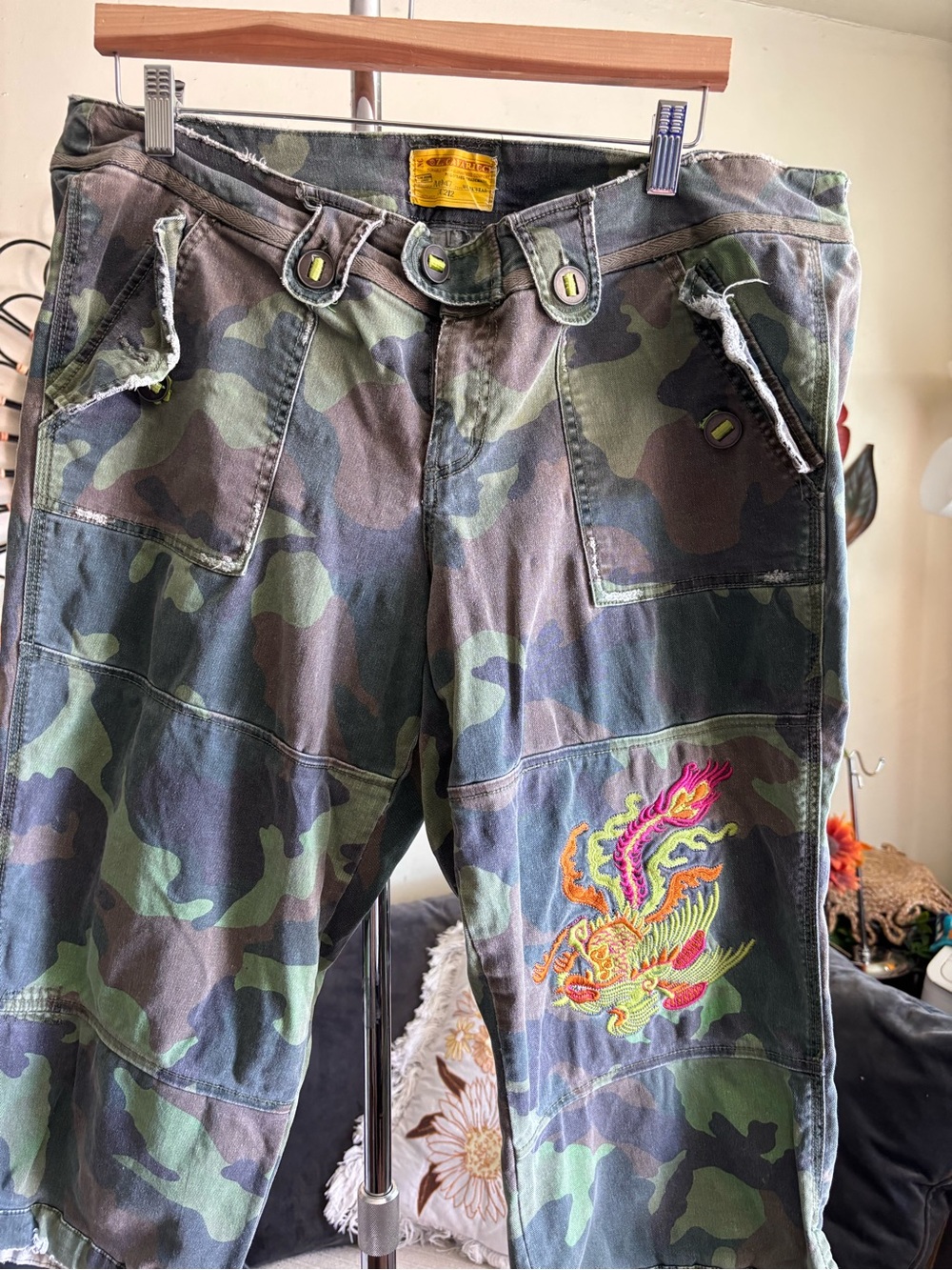 Dragon Embroidered Camo Military Workwear Cropped 9” MidRise Pants 40” Waistband - Picture 3 of 17